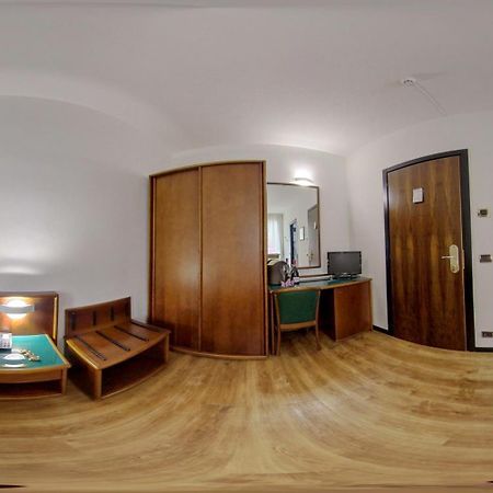 Hotel Daunia Modena Esterno foto