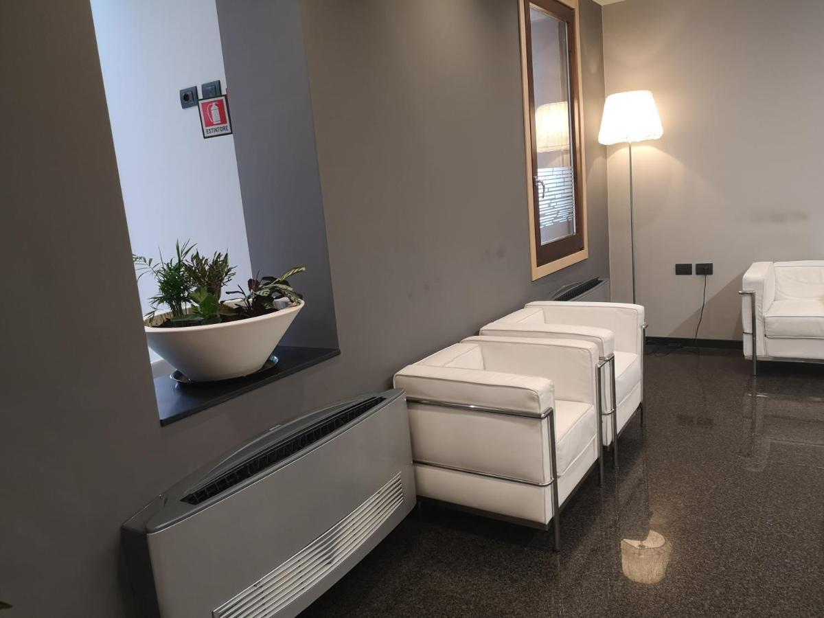 Hotel Daunia Modena Esterno foto