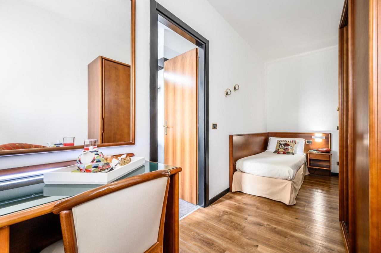 Hotel Daunia Modena Esterno foto