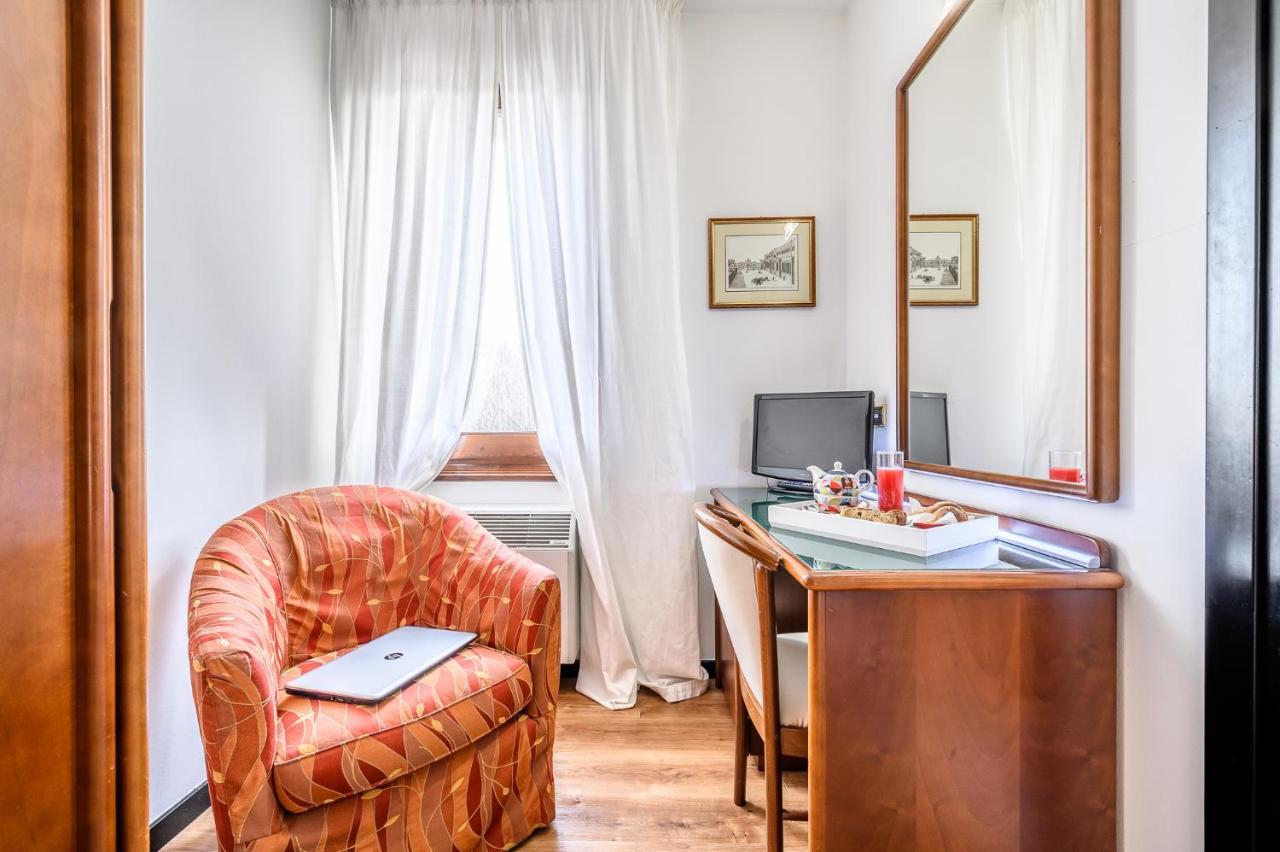 Hotel Daunia Modena Esterno foto