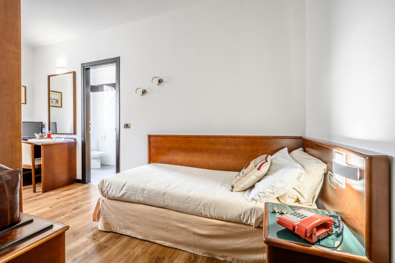 Hotel Daunia Modena Esterno foto