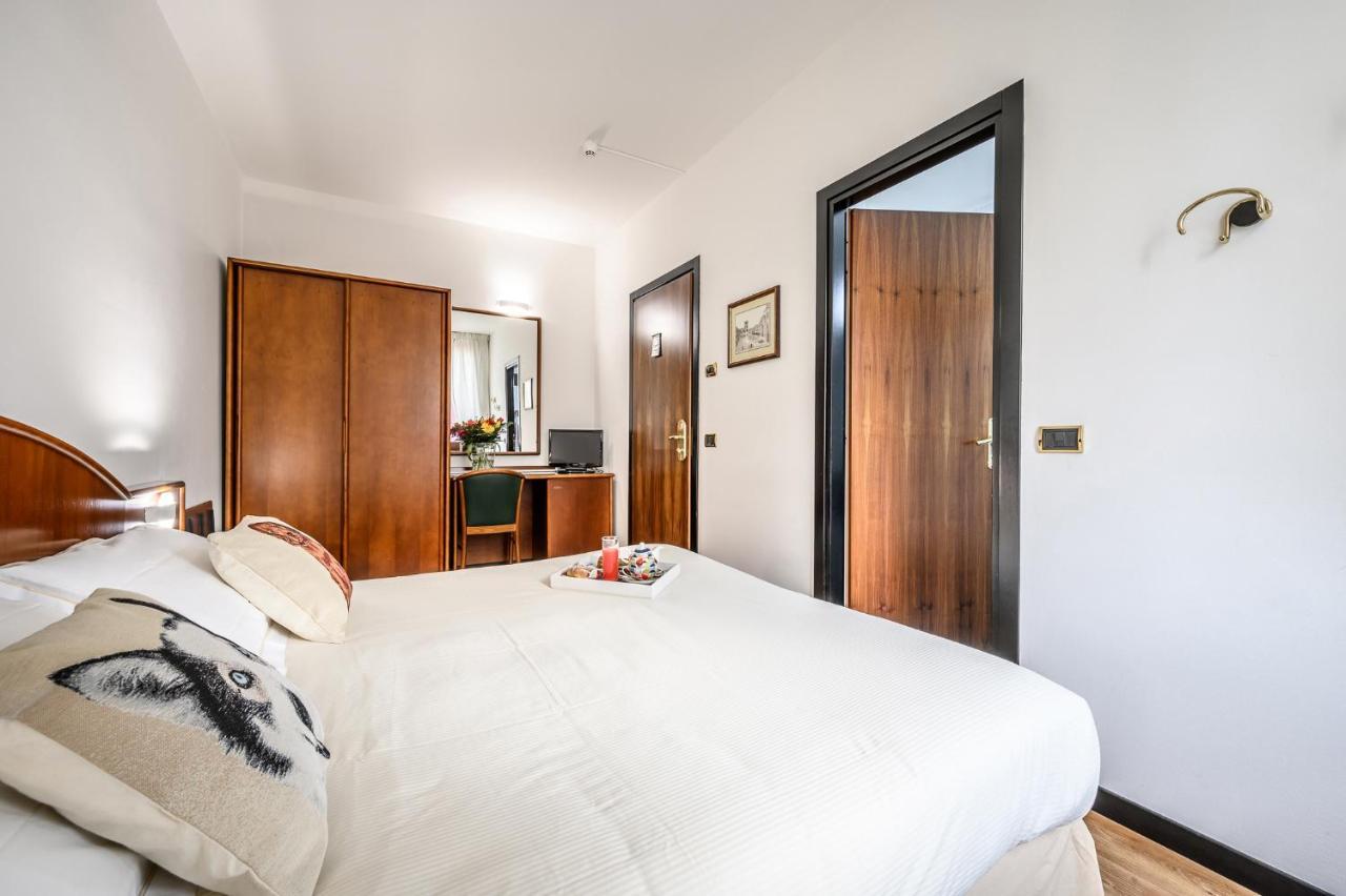 Hotel Daunia Modena Esterno foto