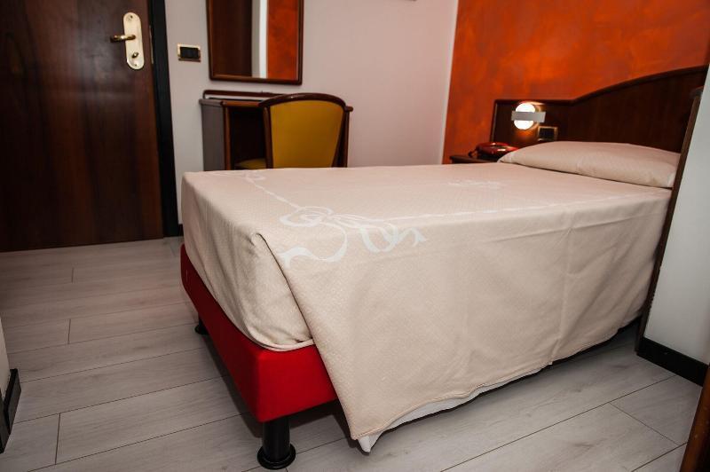 Hotel Daunia Modena Esterno foto