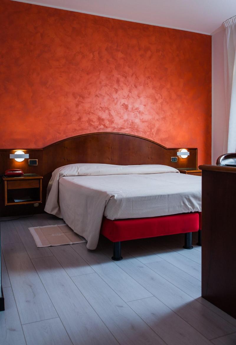 Hotel Daunia Modena Esterno foto
