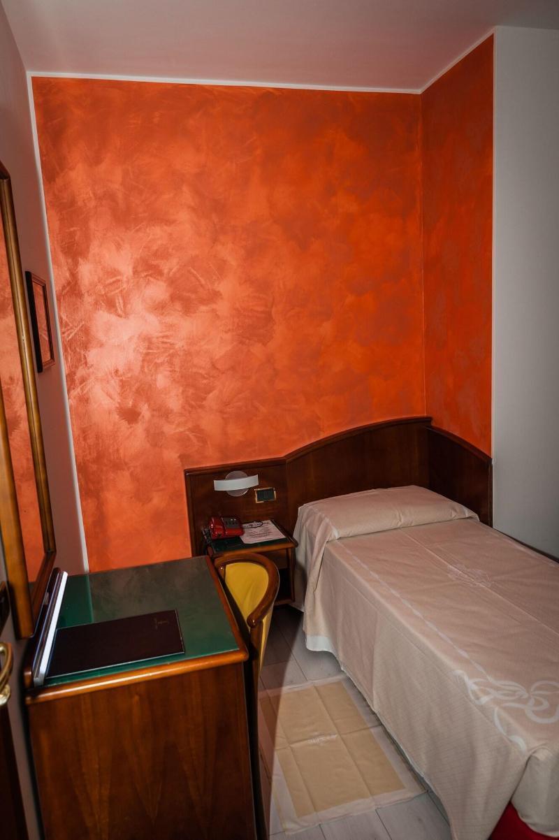 Hotel Daunia Modena Esterno foto