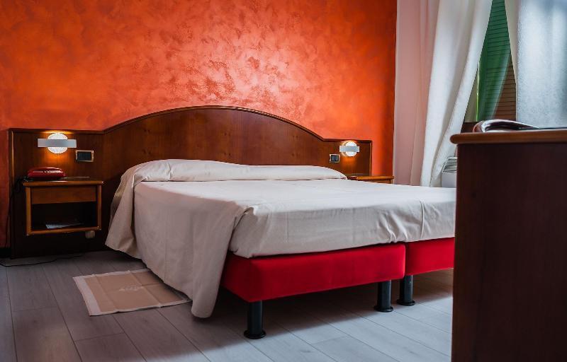 Hotel Daunia Modena Esterno foto